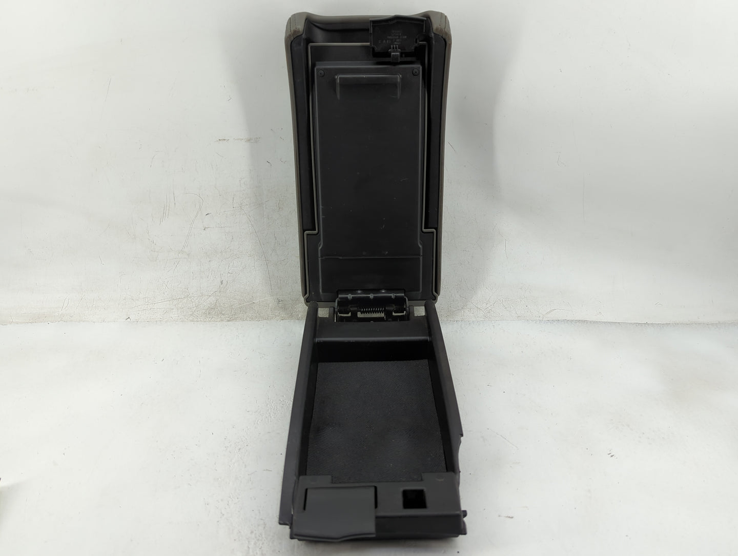 2008-2012 Chevrolet Malibu Center Console Armrest Cover Lid Fits Fits 2008 2009 2010 2011 2012 OEM Used Auto Parts - Oemused