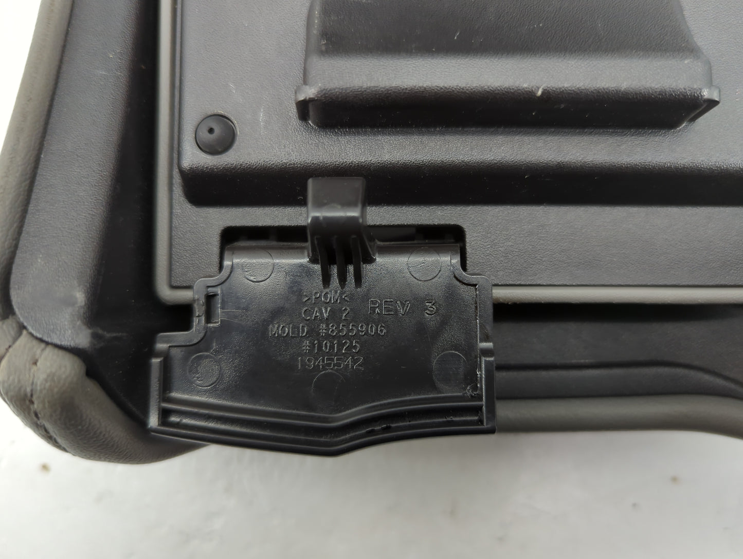 2008-2012 Chevrolet Malibu Center Console Armrest Cover Lid Fits Fits 2008 2009 2010 2011 2012 OEM Used Auto Parts - Oemused