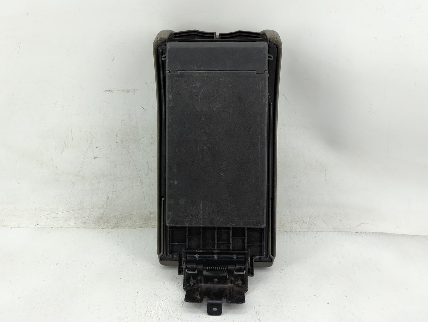 2008-2012 Chevrolet Malibu Center Console Armrest Cover Lid Fits Fits 2008 2009 2010 2011 2012 OEM Used Auto Parts - Oemused