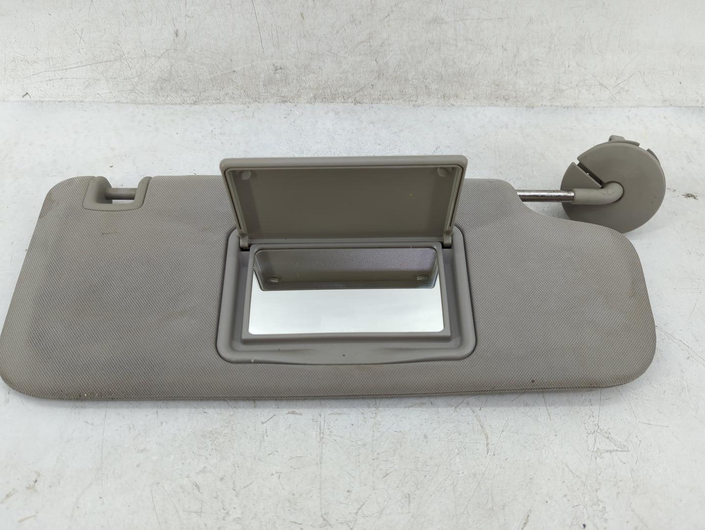 2004-2012 Chevrolet Malibu Sun Visor Shade Replacement Passenger Right Mirror Fits Fits 2004 2005 2008 2009 2010 2011 2012 O