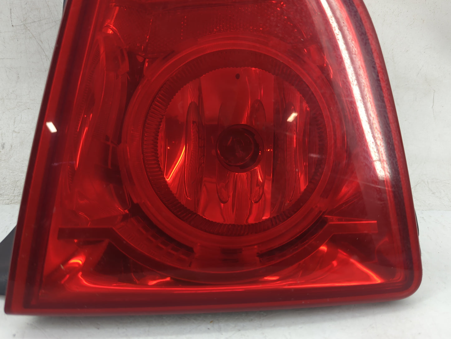 2008-2012 Chevrolet Malibu Tail Light Assembly Passenger Right OEM Fits Fits 2008 2009 2010 2011 2012 OEM Used Auto Parts - 