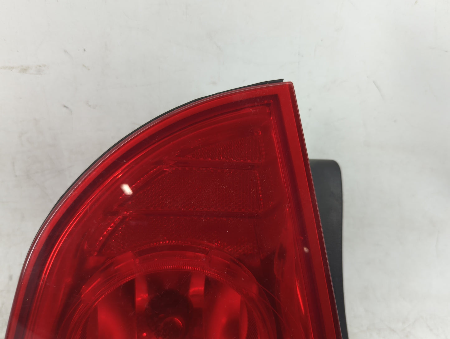 2008-2012 Chevrolet Malibu Tail Light Assembly Driver Left OEM Fits Fits 2008 2009 2010 2011 2012 OEM Used Auto Parts - Oemu