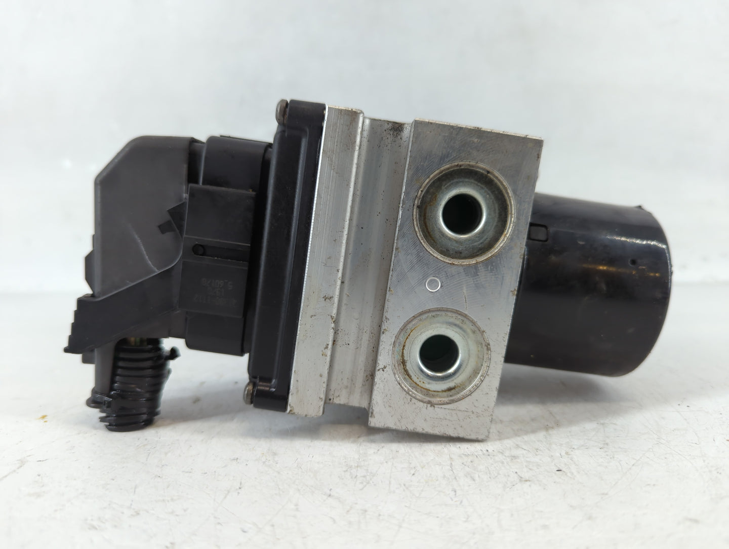 2011 Chevrolet Malibu ABS Pump Control Module Replacement P/N:224259-106 20908731 Fits OEM Used Auto Parts - Oemusedautopart