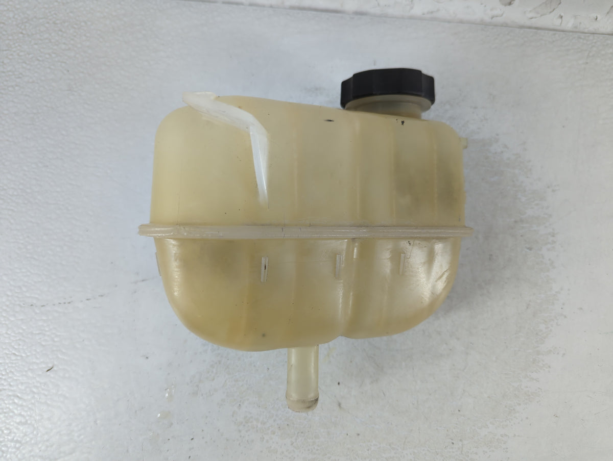 2007 Chevrolet Malibu Radiator Coolant Overflow Expansion Tank Bottle 902731 - Oemusedautoparts1.com