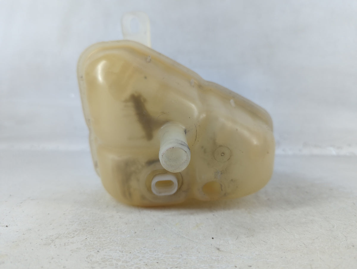 2007 Chevrolet Malibu Radiator Coolant Overflow Expansion Tank Bottle 902731 - Oemusedautoparts1.com