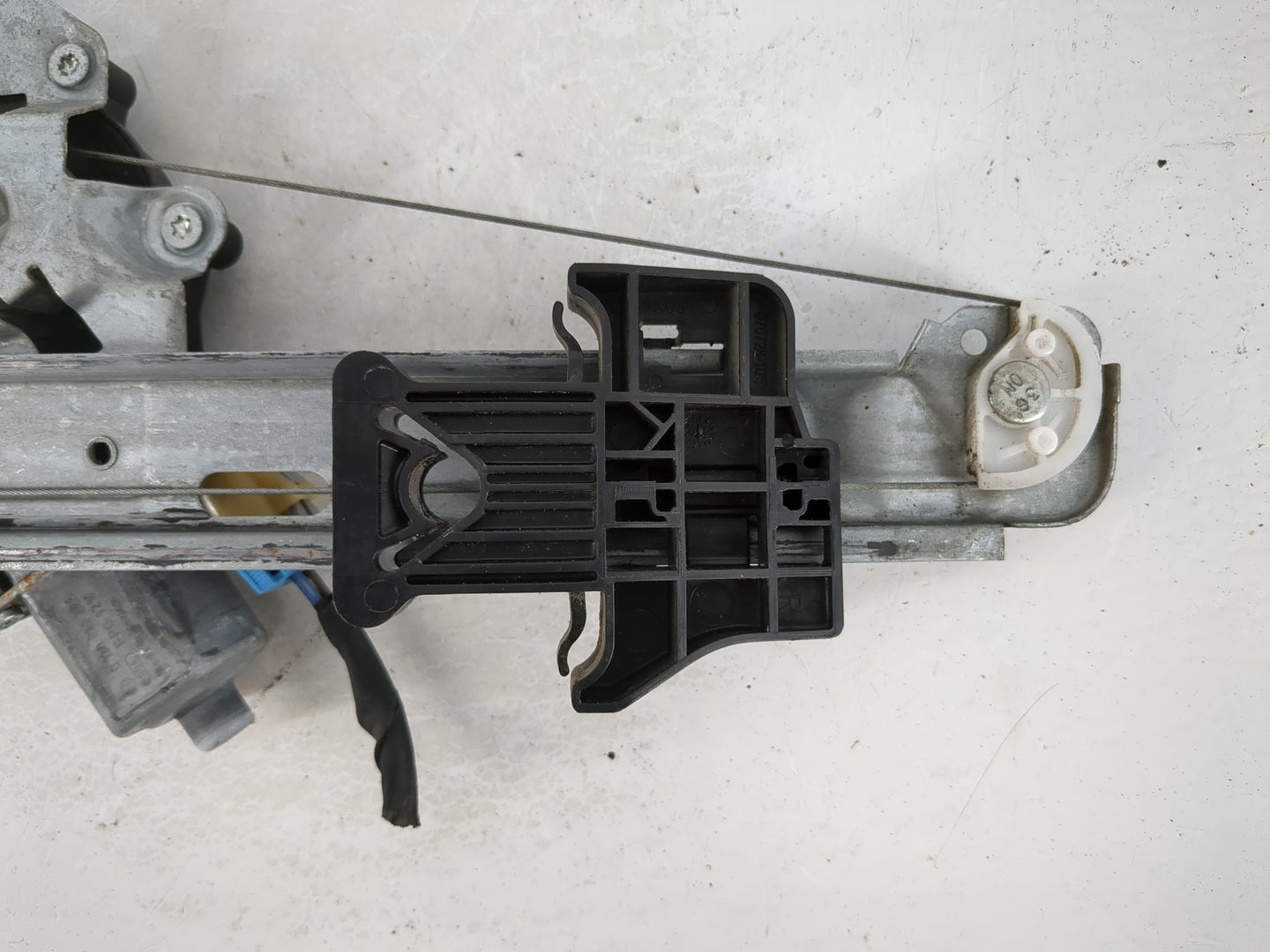 2008-2012 Chevrolet Malibu Passenger Rear Right Power Window Motor - Oemusedautoparts1.com