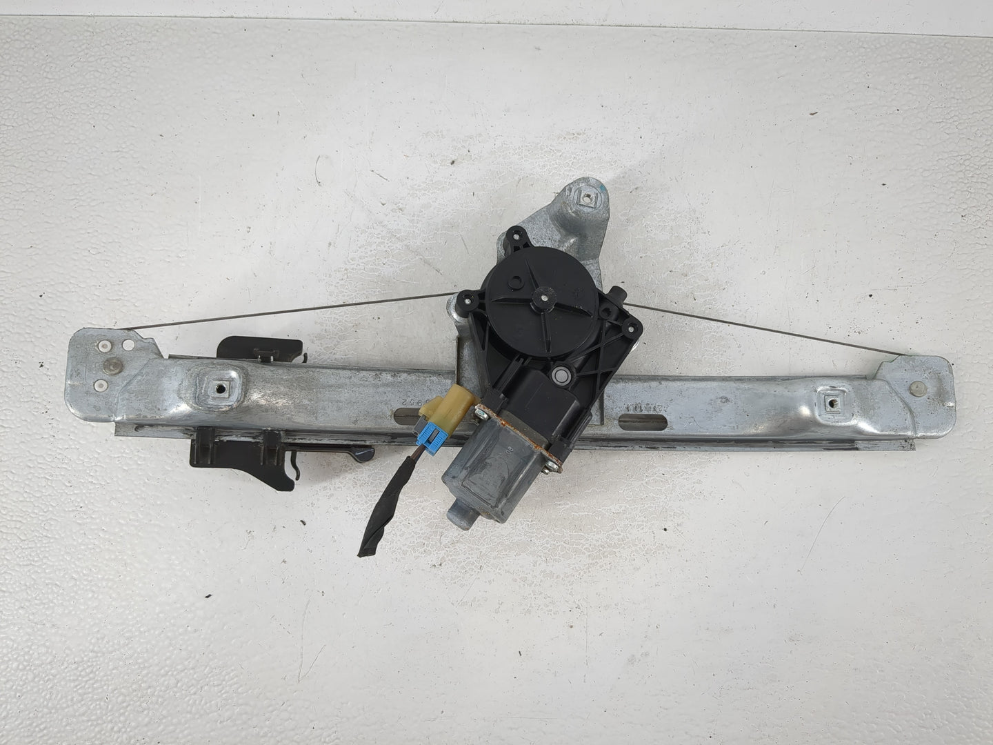 2008-2012 Chevrolet Malibu Passenger Rear Right Power Window Motor - Oemusedautoparts1.com