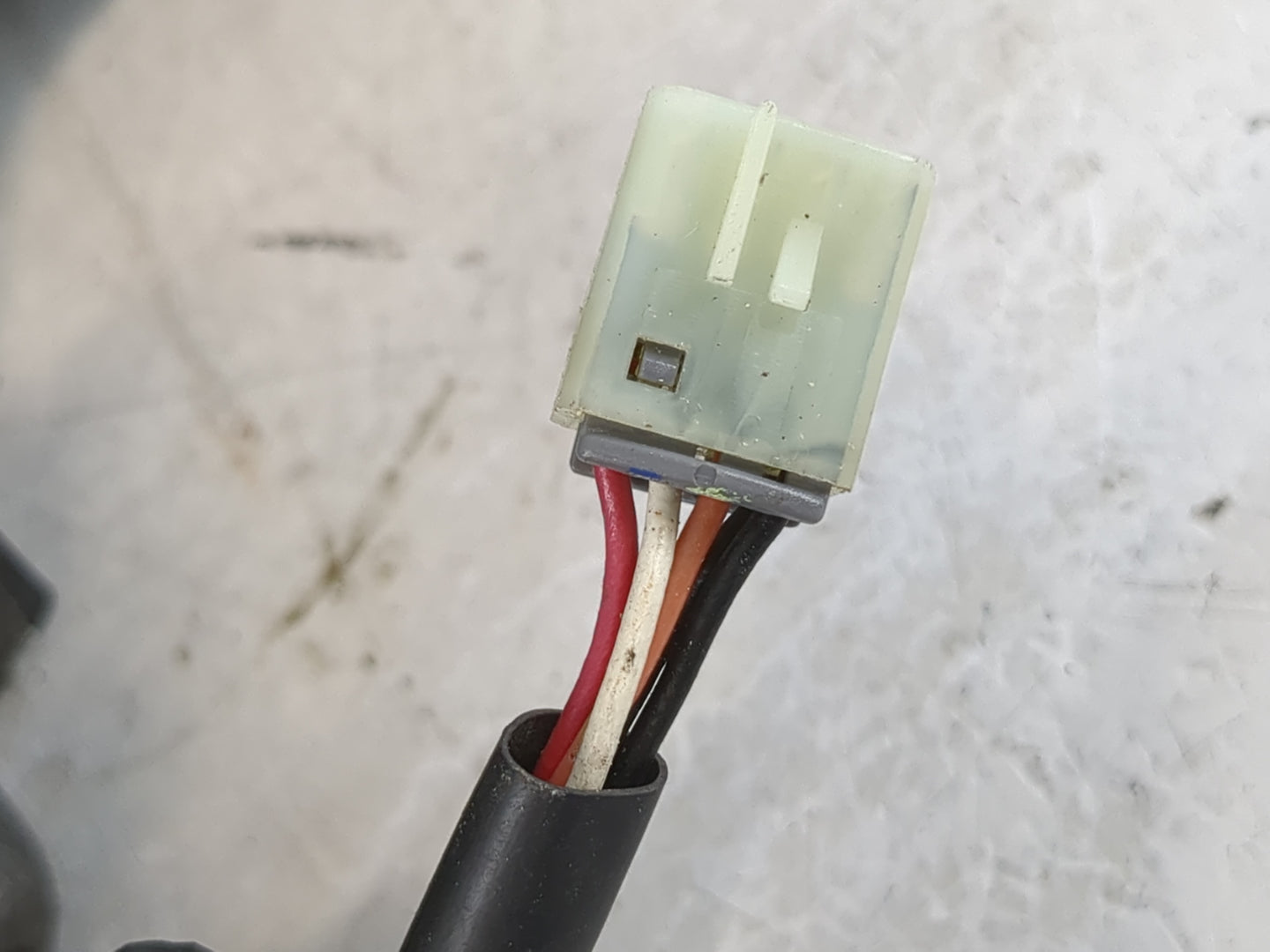 2008-2012 Chevrolet Malibu Passenger Right Side View Manual Door Mirror - Oemusedautoparts1.com