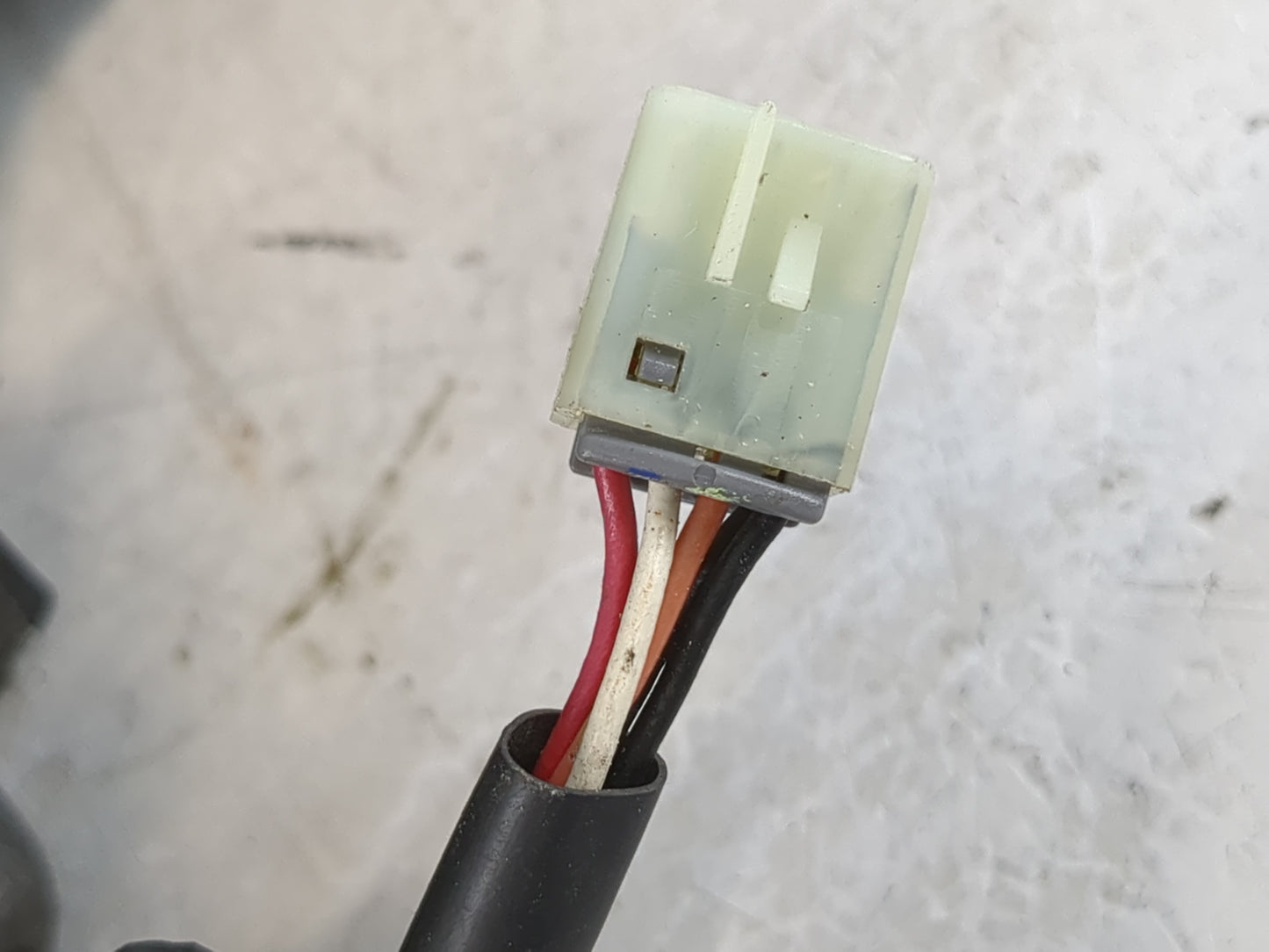 2008-2012 Chevrolet Malibu Passenger Right Side View Manual Door Mirror - Oemusedautoparts1.com