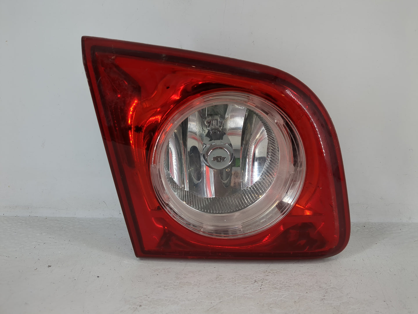 2008-2012 Chevrolet Malibu Driver Left Side Deck Lid Mounted Tail Light 992482 - Oemusedautoparts1.com