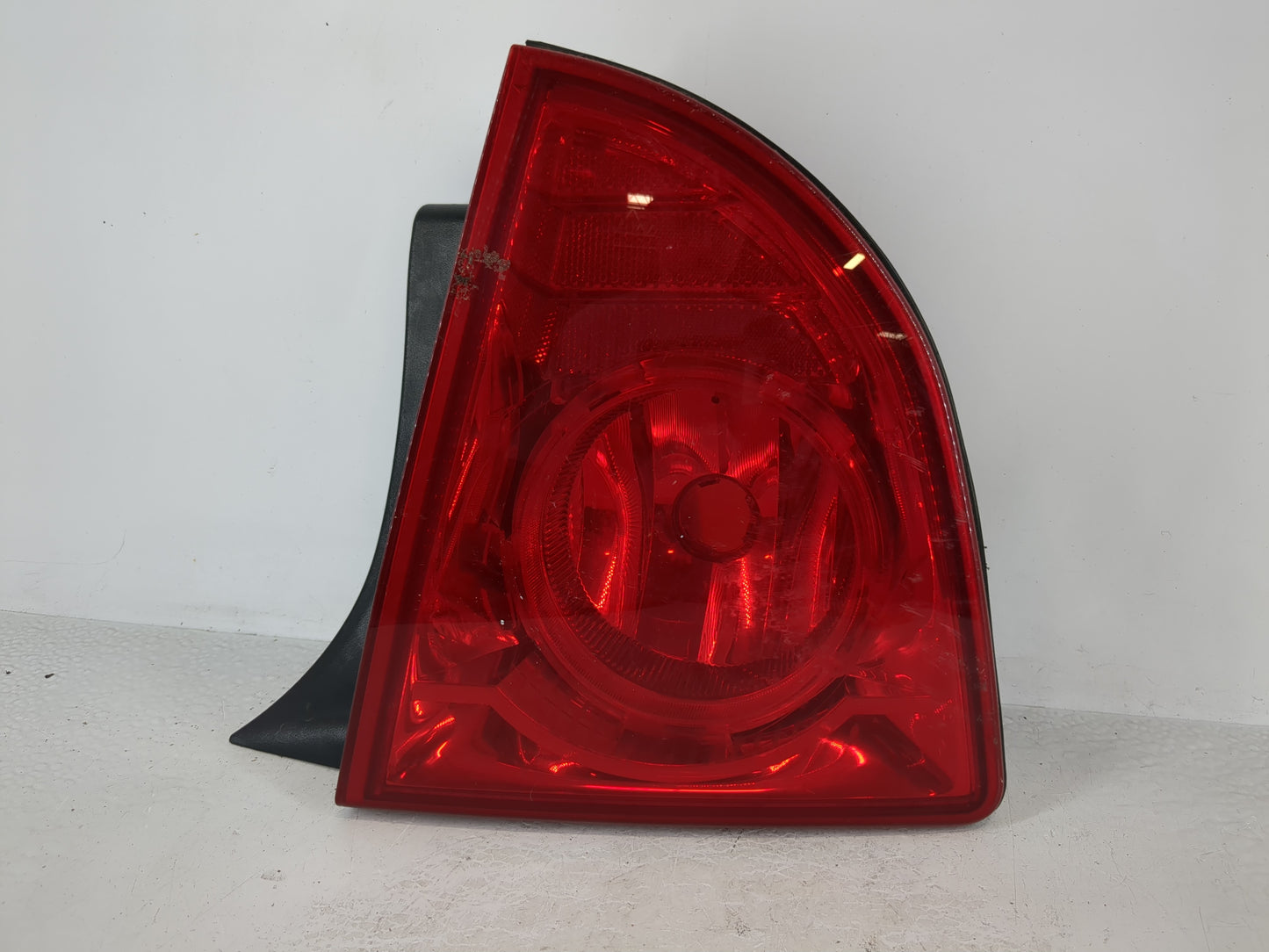 2008 Malibu Driver Left Side Tail Light Taillight Deck Lid Mounted - Oemusedautoparts1.com
