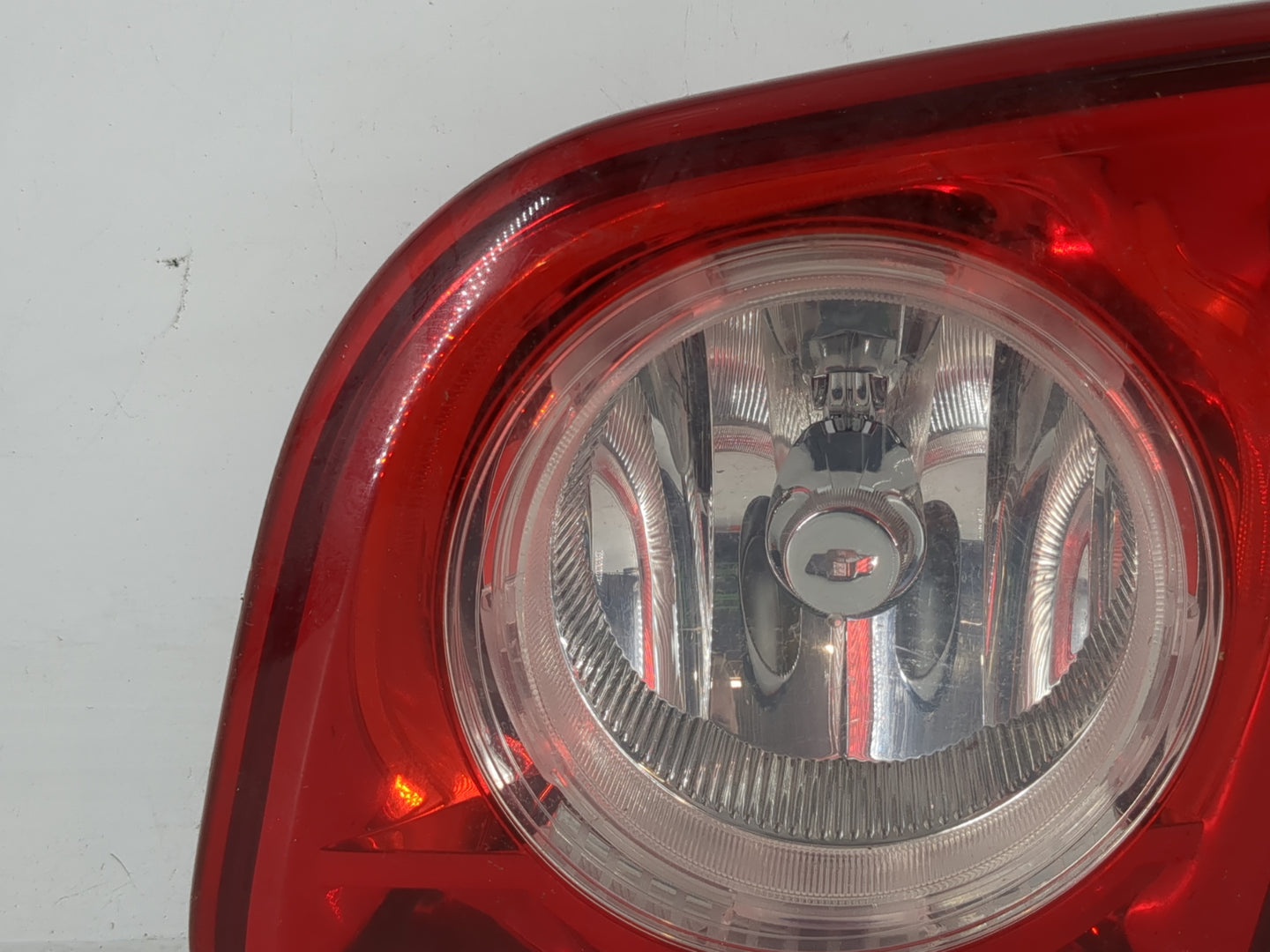 2008-2012 Chevrolet Malibu Driver Left Side Deck Lid Mounted Tail Light 993278 - Oemusedautoparts1.com