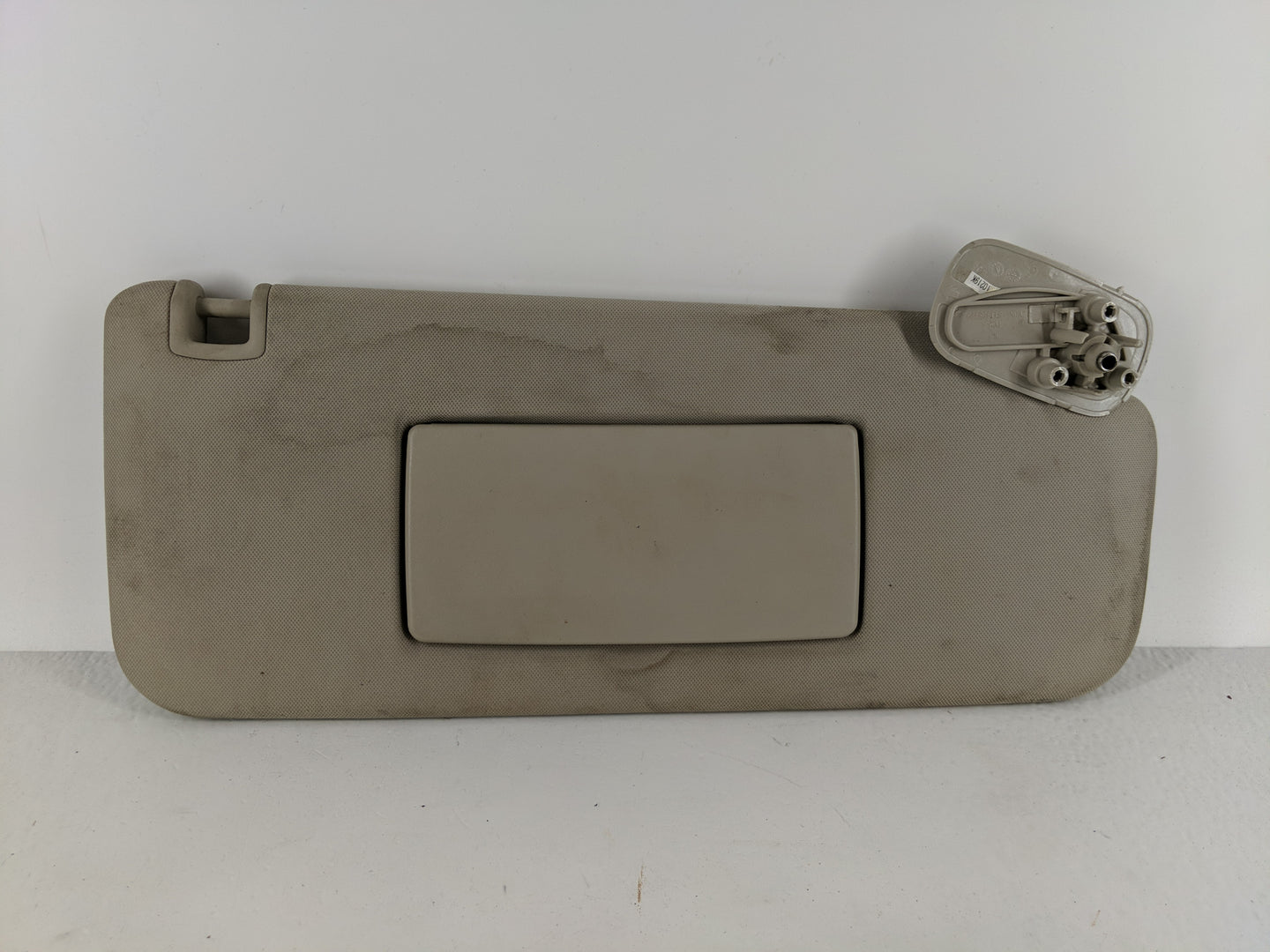 2007-2013 Chevrolet Silverado 1500 Sun Visor Shade Replacement Passenger Right Mirror Fits OEM Used Auto Parts - Oemusedauto