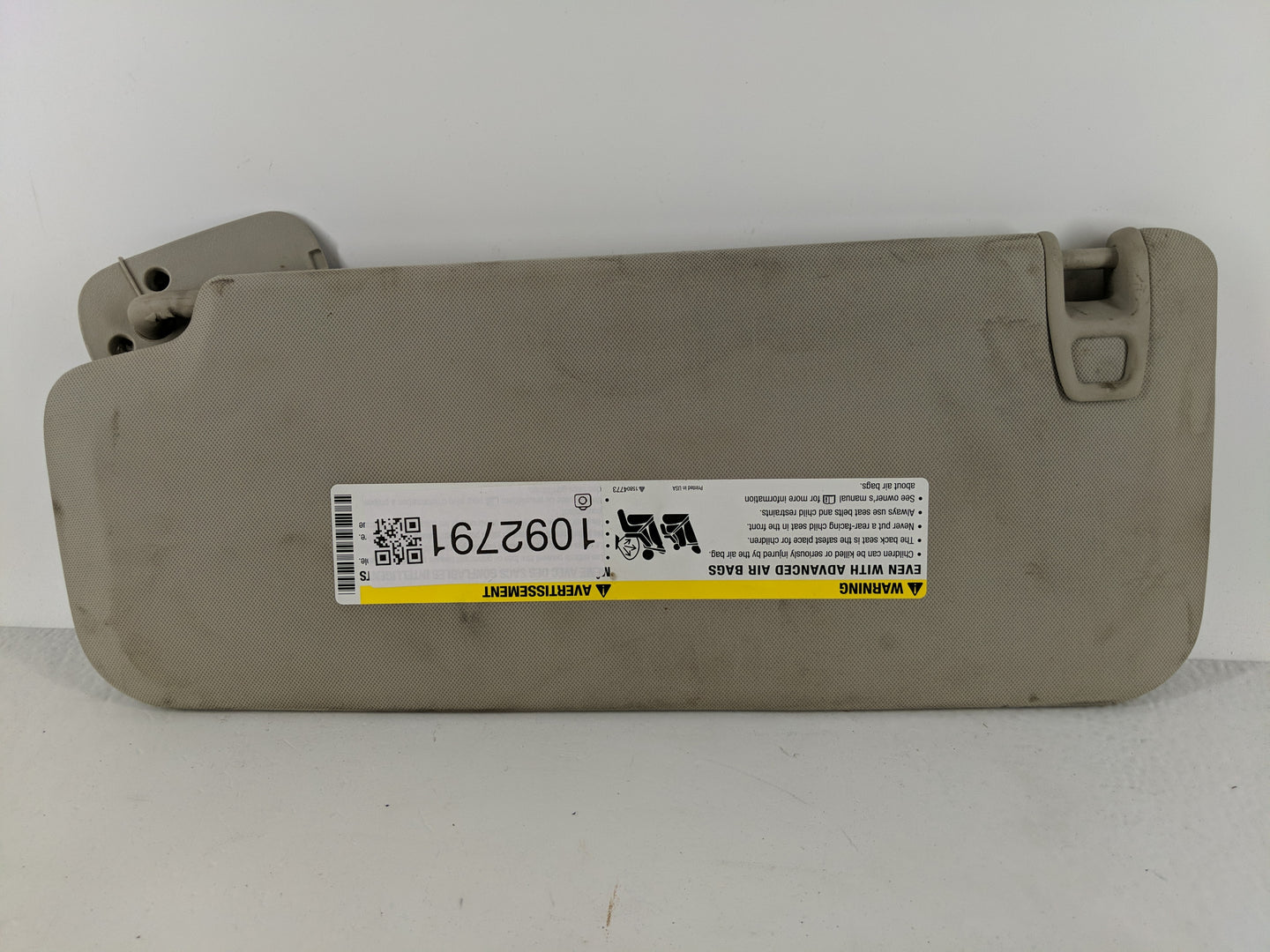 2007-2013 Chevrolet Silverado 1500 Sun Visor Shade Replacement Passenger Right Mirror Fits OEM Used Auto Parts - Oemusedauto