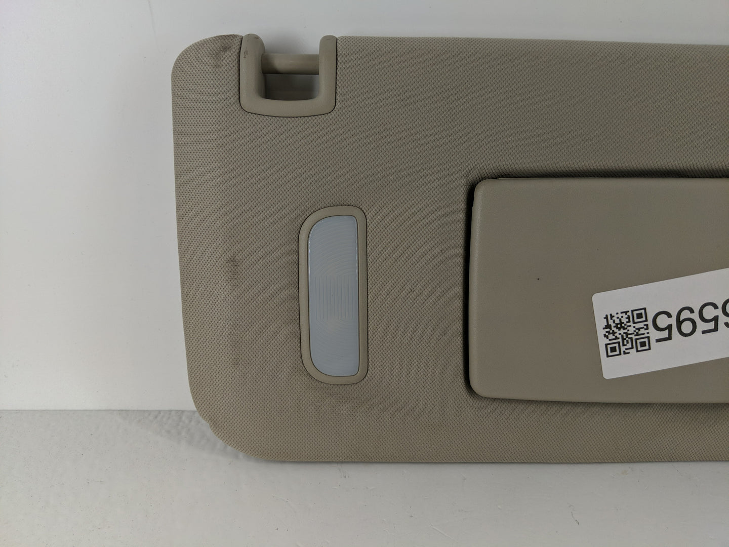 2007-2013 Chevrolet Silverado 1500 Sun Visor Shade Replacement Passenger Right Mirror Fits OEM Used Auto Parts - Oemusedauto