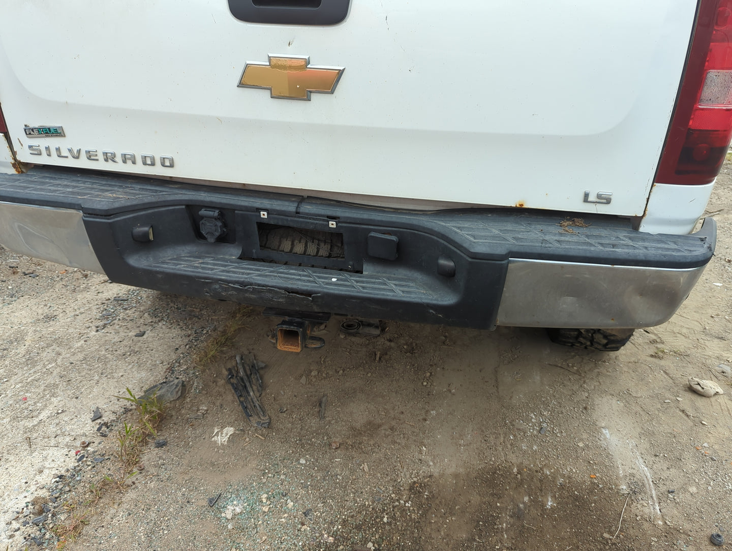 2010-2013 Chevrolet Silverado 1500 Rear Bumper Assembly Oem - Oemusedautoparts1.com
