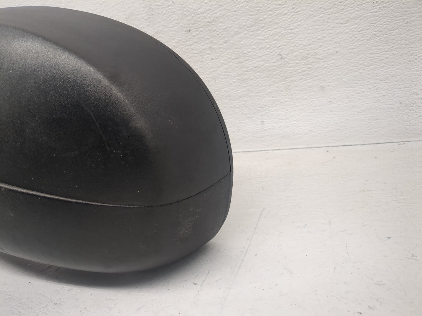 2007-2013 Chevrolet Silverado 1500 Side Mirror Replacement Driver Left View Door Mirror Fits OEM Used Auto Parts - Oemusedau