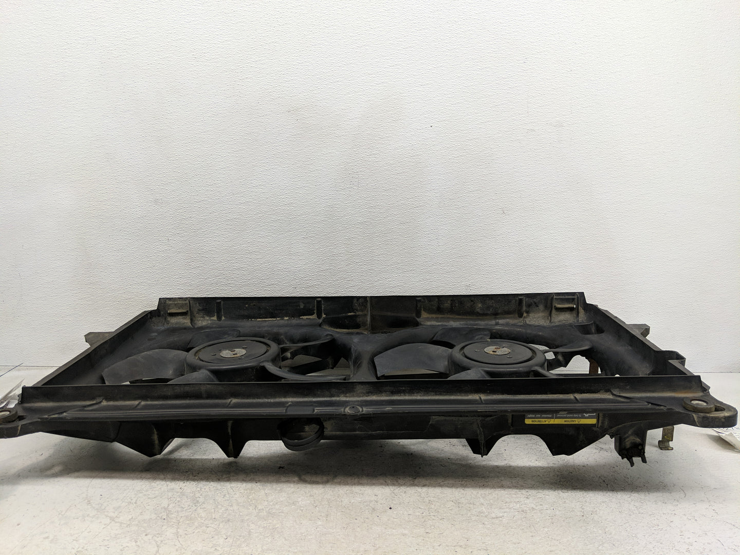 2009-2013 Chevrolet Silverado 1500 Electric Radiator Cooling Fan Motor Assembly P/N:15780788 Fits OEM Used Auto Parts - Oemu