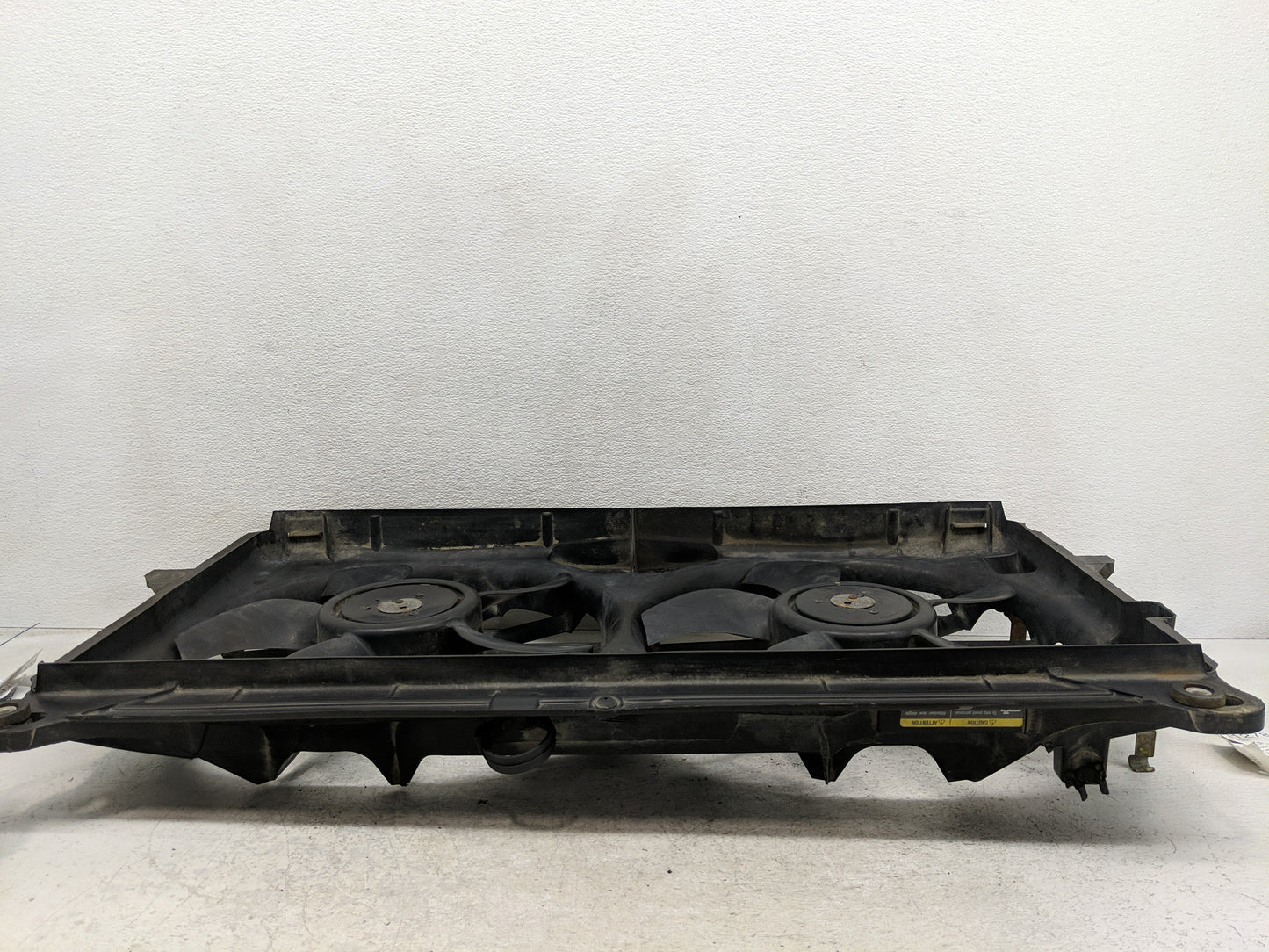 2009-2013 Chevrolet Silverado 1500 Electric Radiator Cooling Fan Motor Assembly P/N:15780788 Fits OEM Used Auto Parts - Oemu