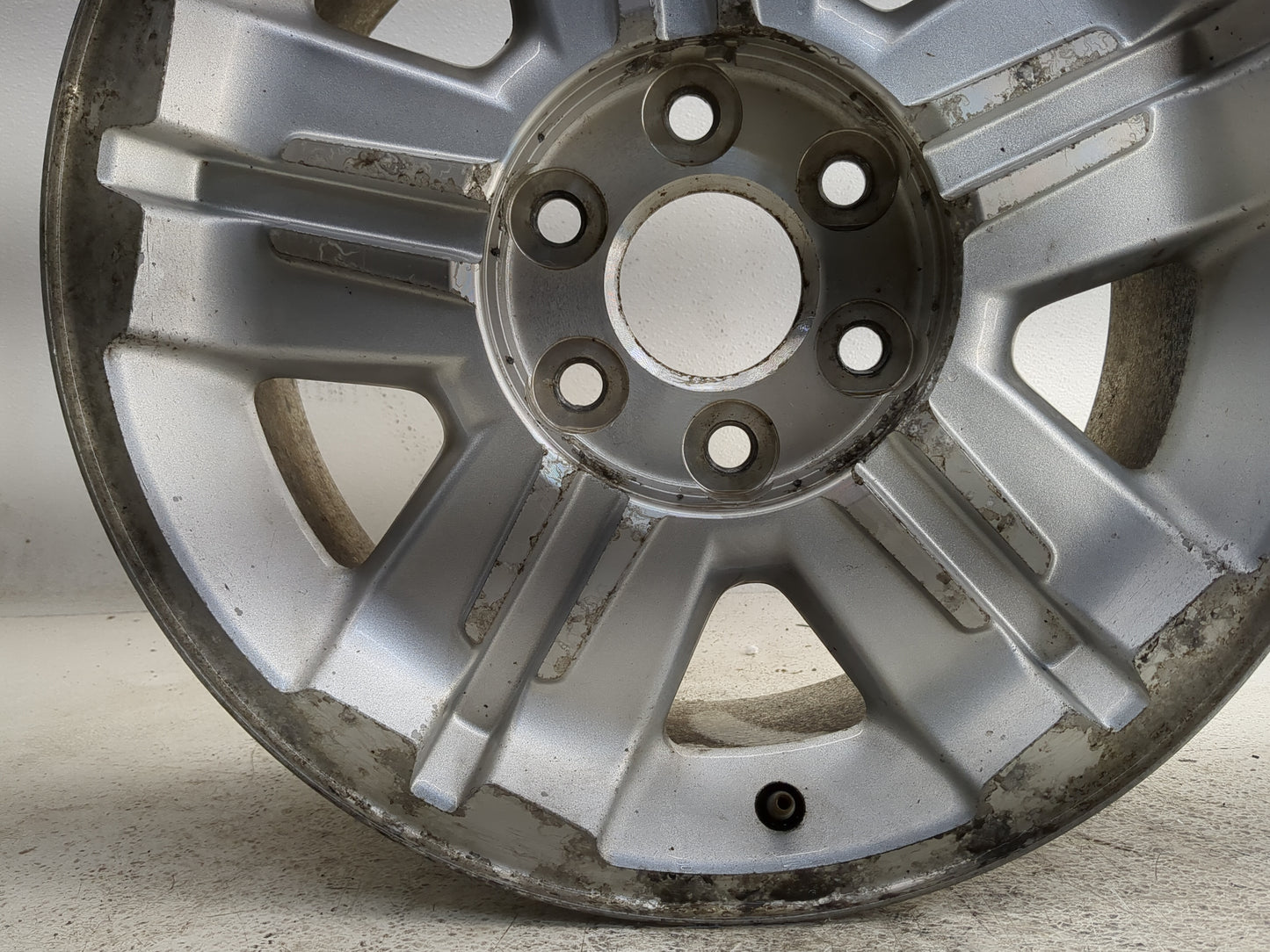2008-2013 Chevrolet Silverado 1500 Oem Wheel Rim 1310405 - Oemusedautoparts1.com