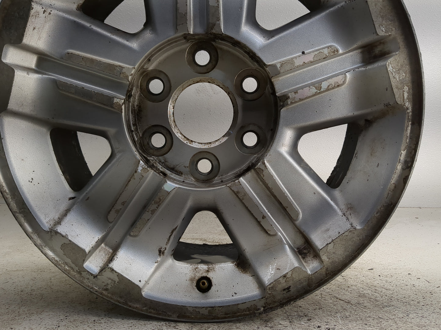 2008-2013 Chevrolet Silverado 1500 Oem Wheel Rim 1310410 - Oemusedautoparts1.com