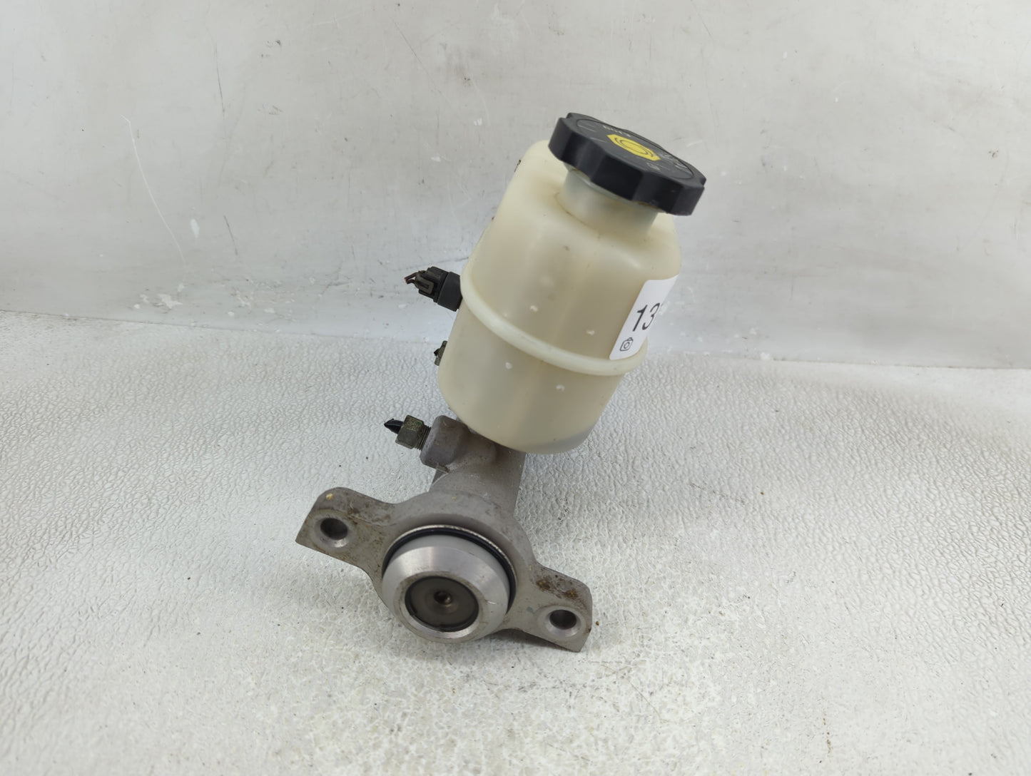 2007-2013 Chevrolet Silverado 1500 Brake Master Cylinder 1311301 - Oemusedautoparts1.com