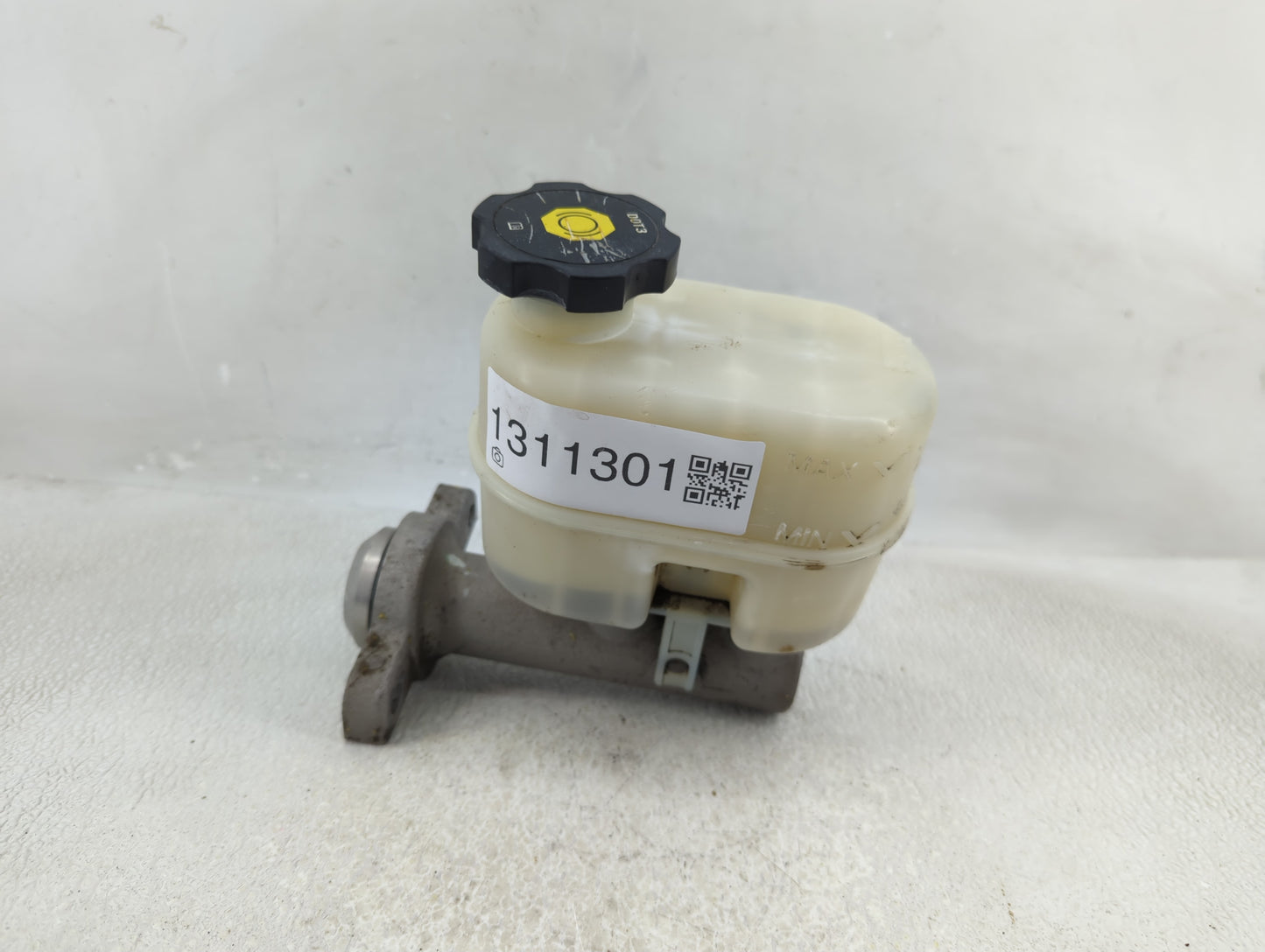 2007-2013 Chevrolet Silverado 1500 Brake Master Cylinder 1311301 - Oemusedautoparts1.com