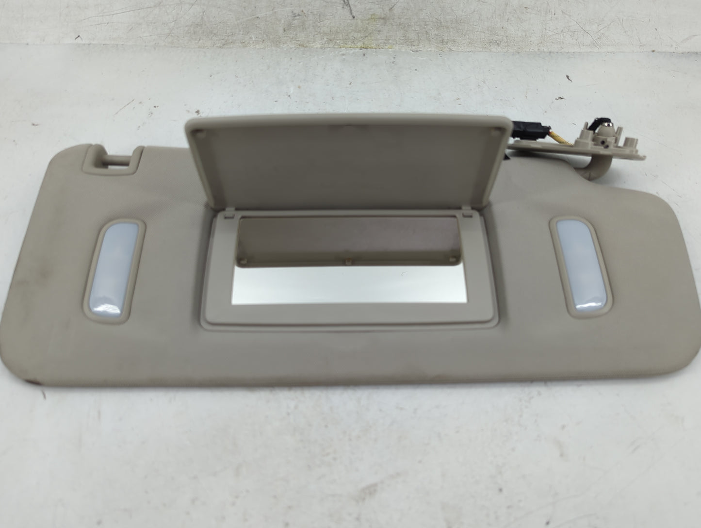 2007-2013 Chevrolet Silverado 1500 Sun Visor Shade Replacement Passenger Right Mirror Fits OEM Used Auto Parts - Oemusedauto