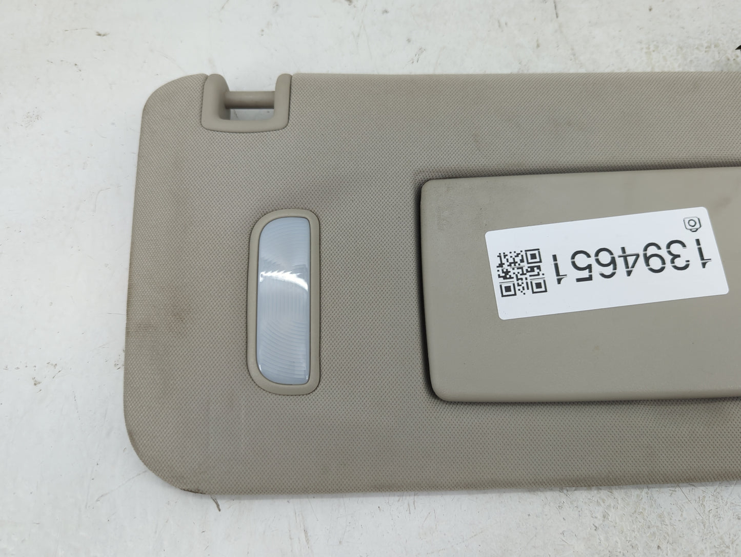 2007-2013 Chevrolet Silverado 1500 Sun Visor Shade Replacement Passenger Right Mirror Fits OEM Used Auto Parts - Oemusedauto