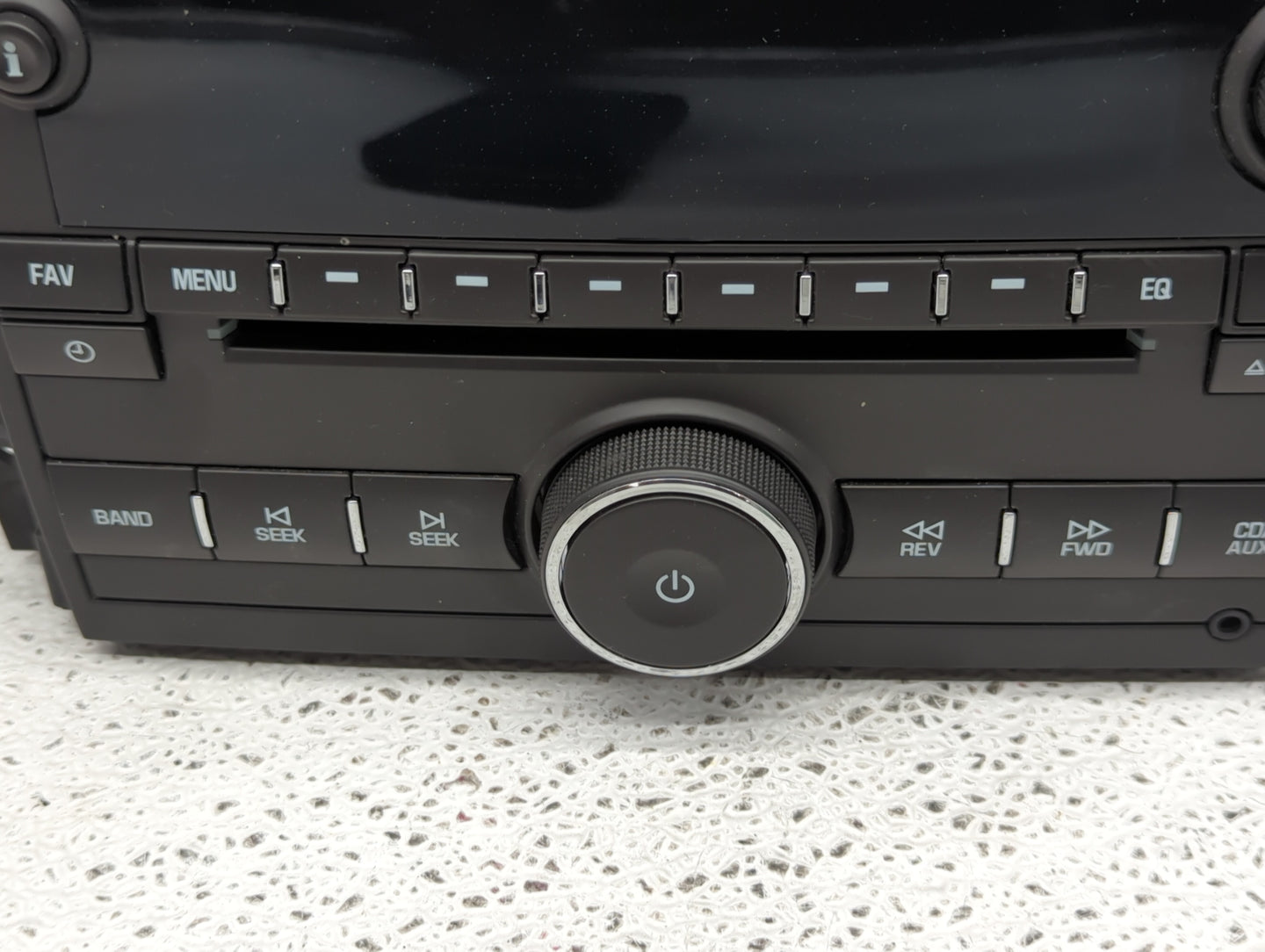 2010-2013 Chevrolet Silverado 1500 Radio AM FM Cd Player Receiver Replacement P/N:20934593 Fits OEM Used Auto Parts - Oemuse