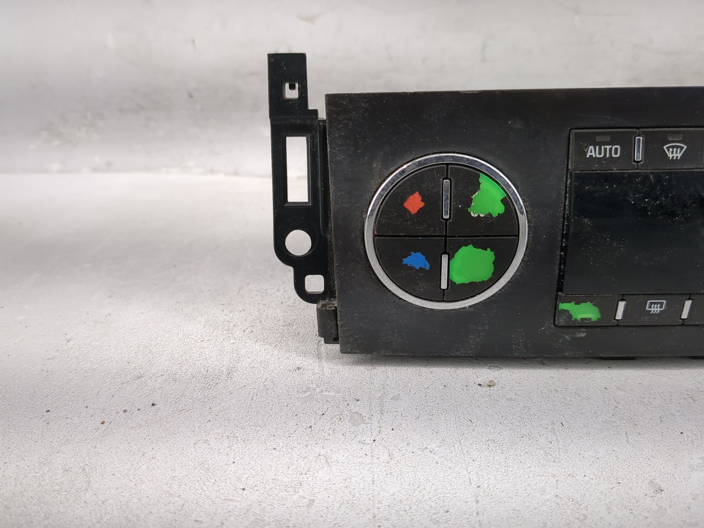 2011 Chevrolet Silverado 1500 Climate Control Module Temperature AC/Heater Replacement P/N:15952374 Fits OEM Used Auto Parts