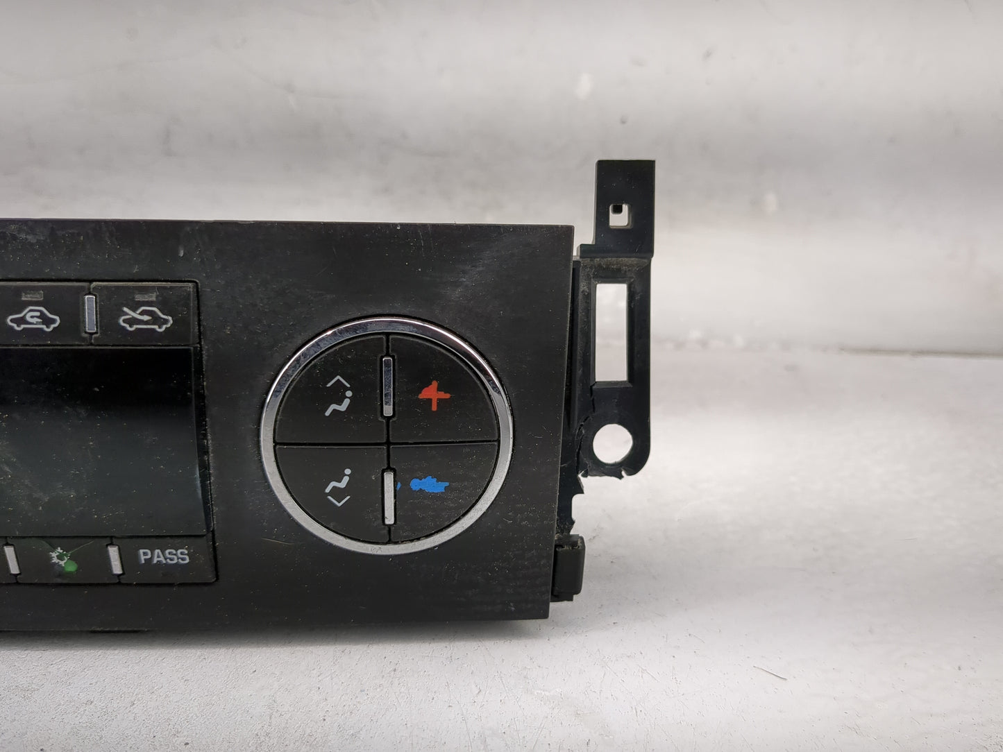 2011 Chevrolet Silverado 1500 Climate Control Module Temperature AC/Heater Replacement P/N:15952374 Fits OEM Used Auto Parts