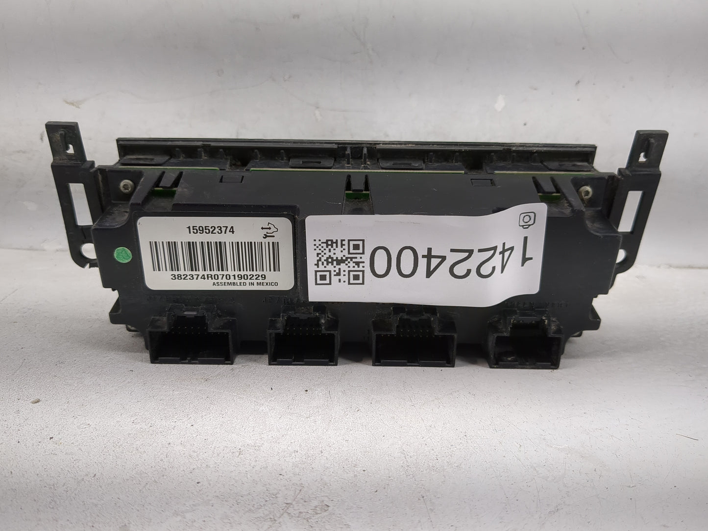 2011 Chevrolet Silverado 1500 Climate Control Module Temperature AC/Heater Replacement P/N:15952374 Fits OEM Used Auto Parts