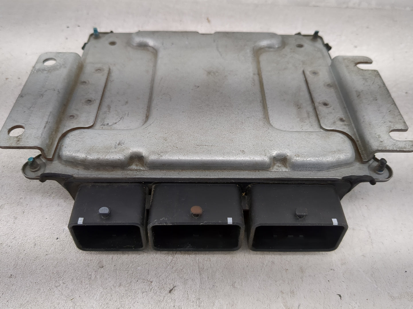 2010-2013 Chevrolet Silverado 1500 PCM Engine Control Computer ECU ECM PCU OEM P/N:NEC008-042 Fits OEM Used Auto Parts - Oem