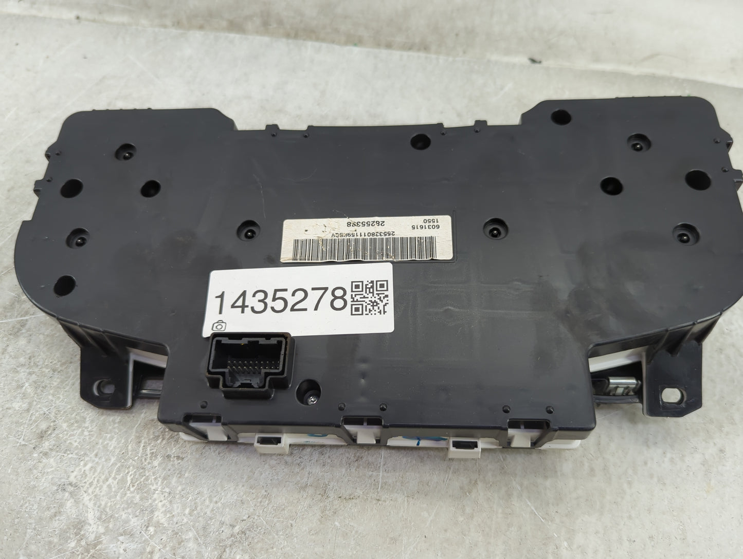 2008-2013 Chevrolet Silverado 1500 Instrument Cluster Speedometer Gauges P/N:25533801159HSCV 6031615 Fits OEM Used Auto Part