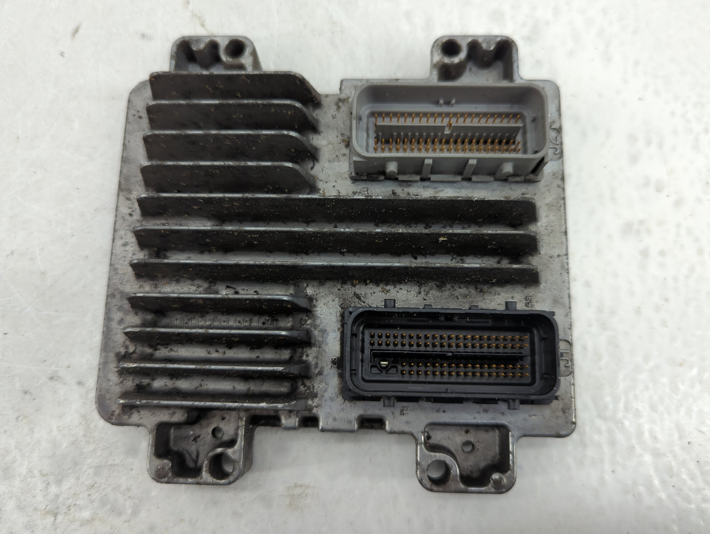 2010-2013 Chevrolet Silverado 1500 PCM Engine Control Computer ECU ECM PCU OEM P/N:12639900 12633238 Fits OEM Used Auto Part