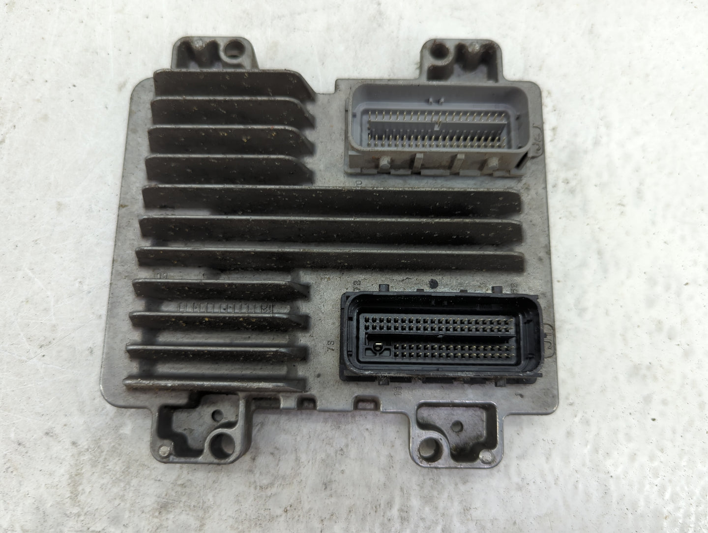 2010-2013 Chevrolet Silverado 1500 PCM Engine Control Computer ECU ECM PCU OEM P/N:12653784 12633238 Fits OEM Used Auto Part
