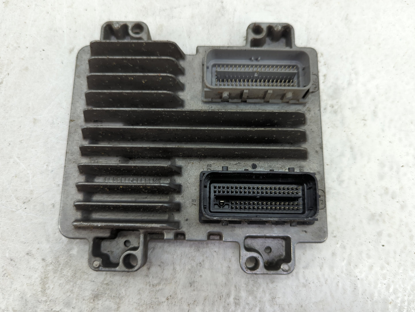2010-2013 Chevrolet Silverado 1500 PCM Engine Control Computer ECU ECM PCU OEM P/N:12653784 12633238 Fits OEM Used Auto Part