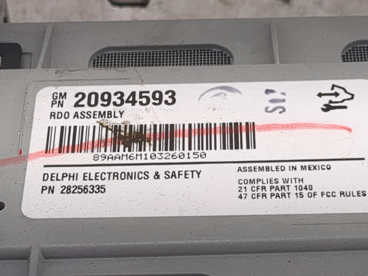 2010-2013 Chevrolet Silverado 1500 Radio AM FM Cd Player Receiver Replacement P/N:20934593 28256335 Fits OEM Used Auto Parts
