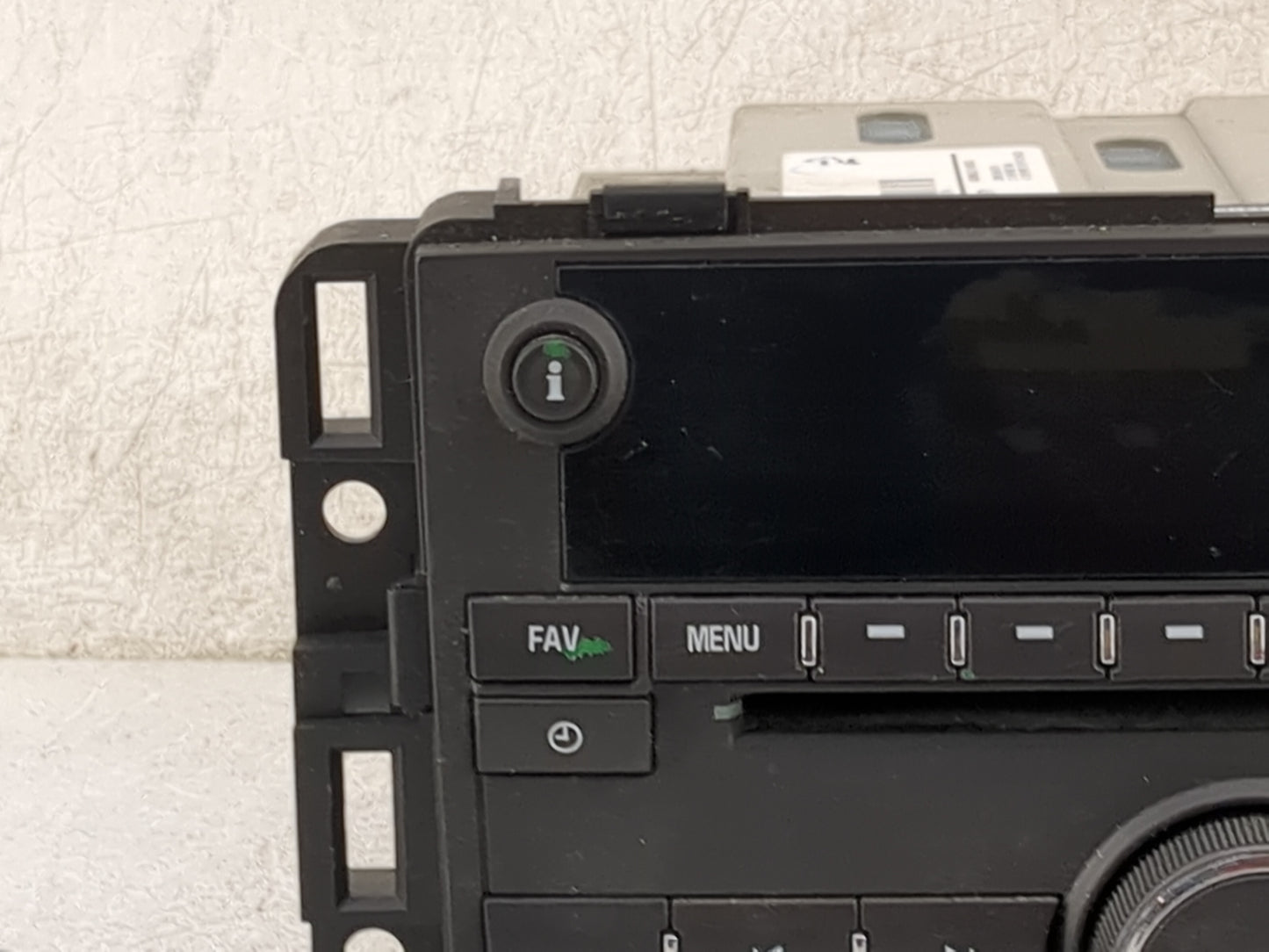 2010-2013 Chevrolet Silverado 1500 Radio AM FM Cd Player Receiver Replacement P/N:20934593 28256335 Fits OEM Used Auto Parts