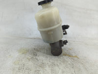 2007-2013 Chevrolet Silverado 1500 Brake Master Cylinder 1490841 - Oemusedautoparts1.com
