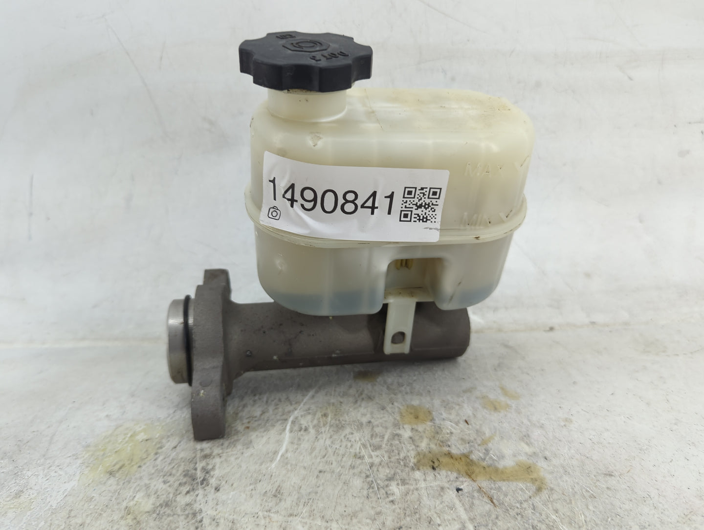 2007-2013 Chevrolet Silverado 1500 Brake Master Cylinder 1490841 - Oemusedautoparts1.com