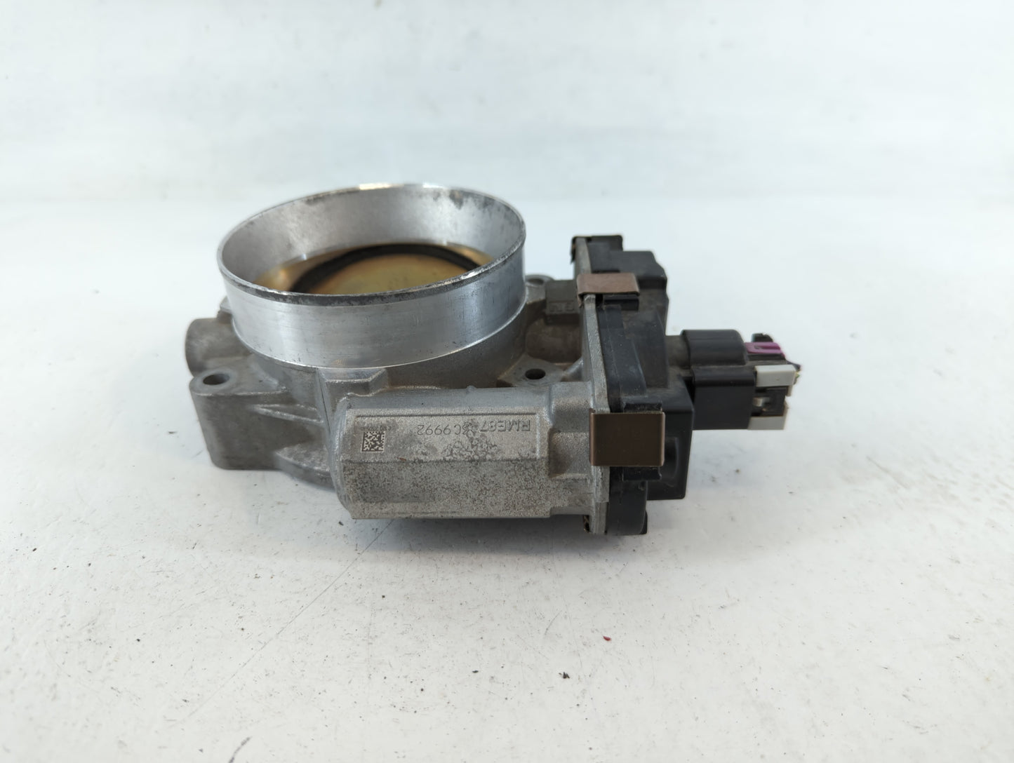 2009-2013 Chevrolet Silverado 1500 Throttle Body P/N:RME87-3C9992 Fits Fits 2009 2010 2011 2012 2013 2014 2015 OEM Used Auto