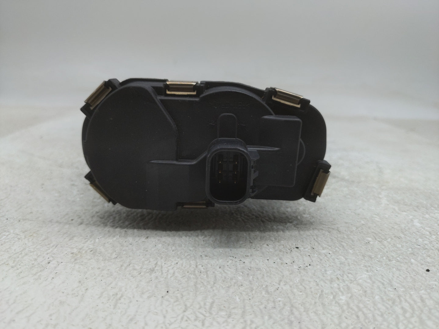 2011 Chevrolet Silverado 1500 Pickup Throttle Body Fits Fits 2007 2008 2009 2010 2012 2013 2014 OEM Used Auto Parts - Oemuse