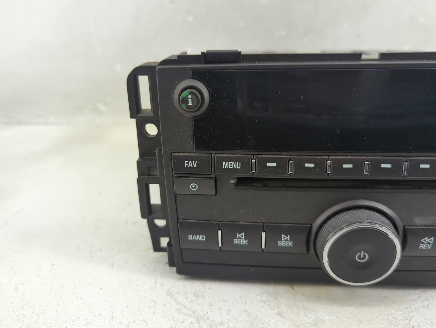 2011 Chevrolet Silverado 1500 Pickup Radio AM FM Cd Player Receiver Replacement P/N:20934592 Fits OEM Used Auto Parts - Oemu