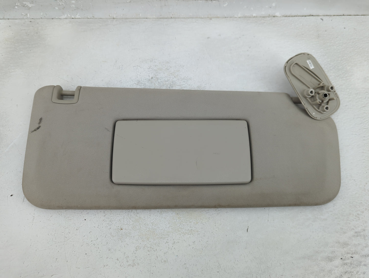 2011 Chevrolet Silverado 1500 Pickup Sun Visor Shade Replacement Passenger Right Mirror Fits OEM Used Auto Parts - Oemusedau