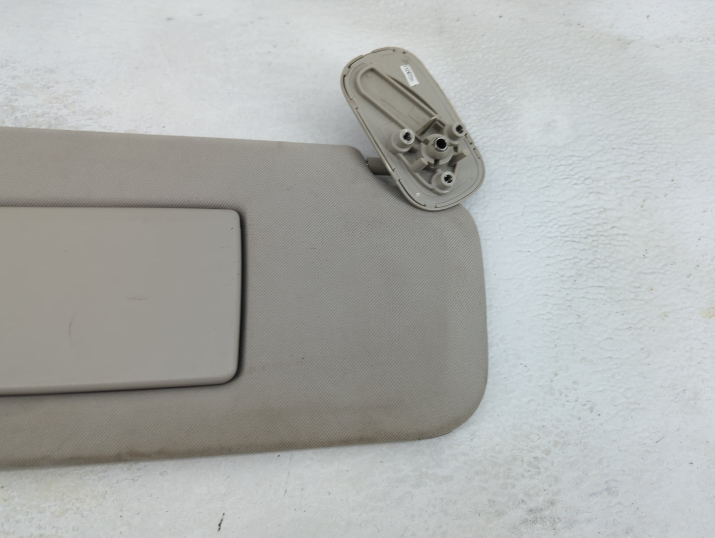 2011 Chevrolet Silverado 1500 Pickup Sun Visor Shade Replacement Passenger Right Mirror Fits OEM Used Auto Parts - Oemusedau
