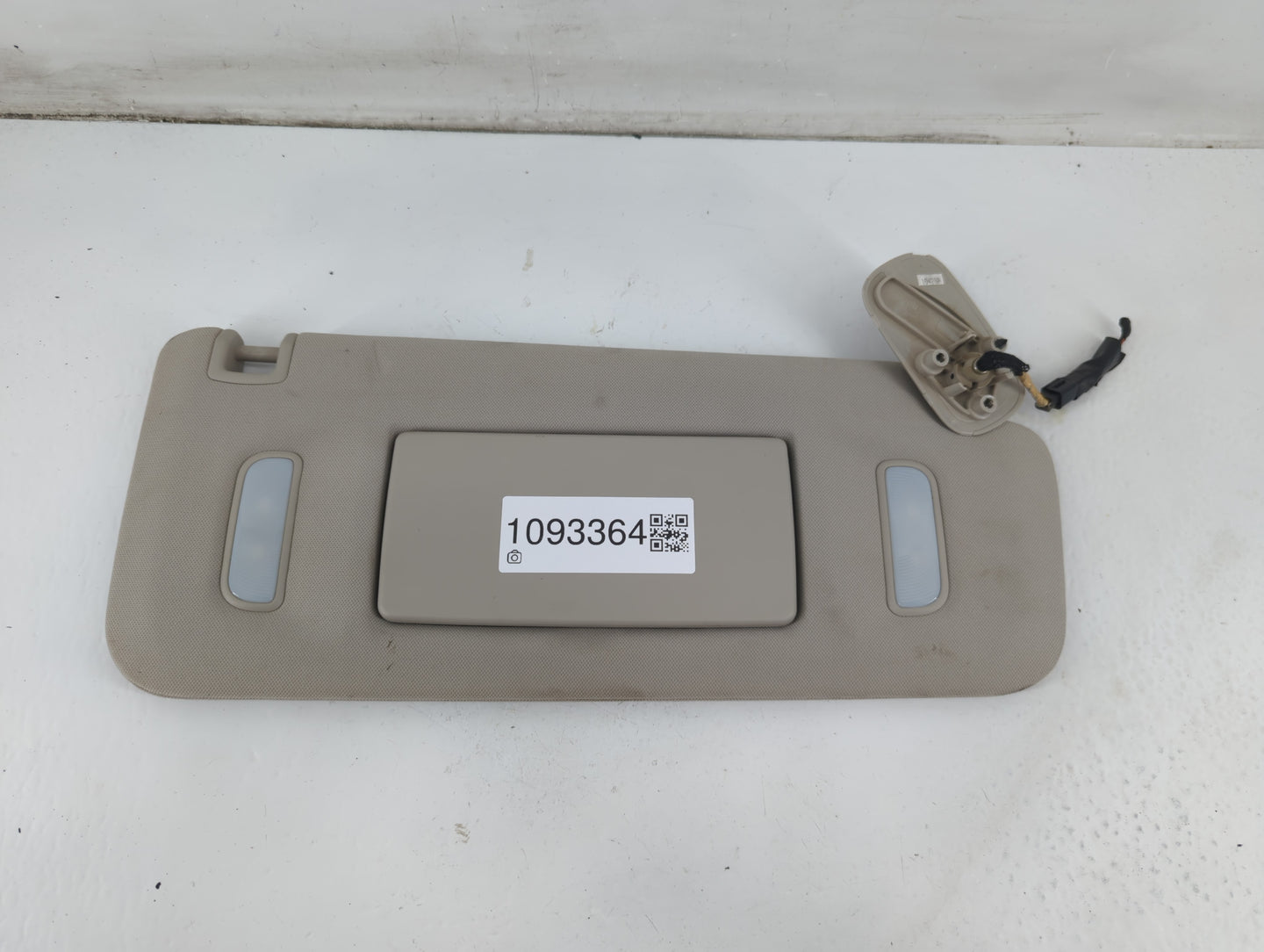 2007-2014 Chevrolet Silverado 2500 Sun Visor Shade Replacement Passenger Right Mirror Fits OEM Used Auto Parts - Oemusedauto