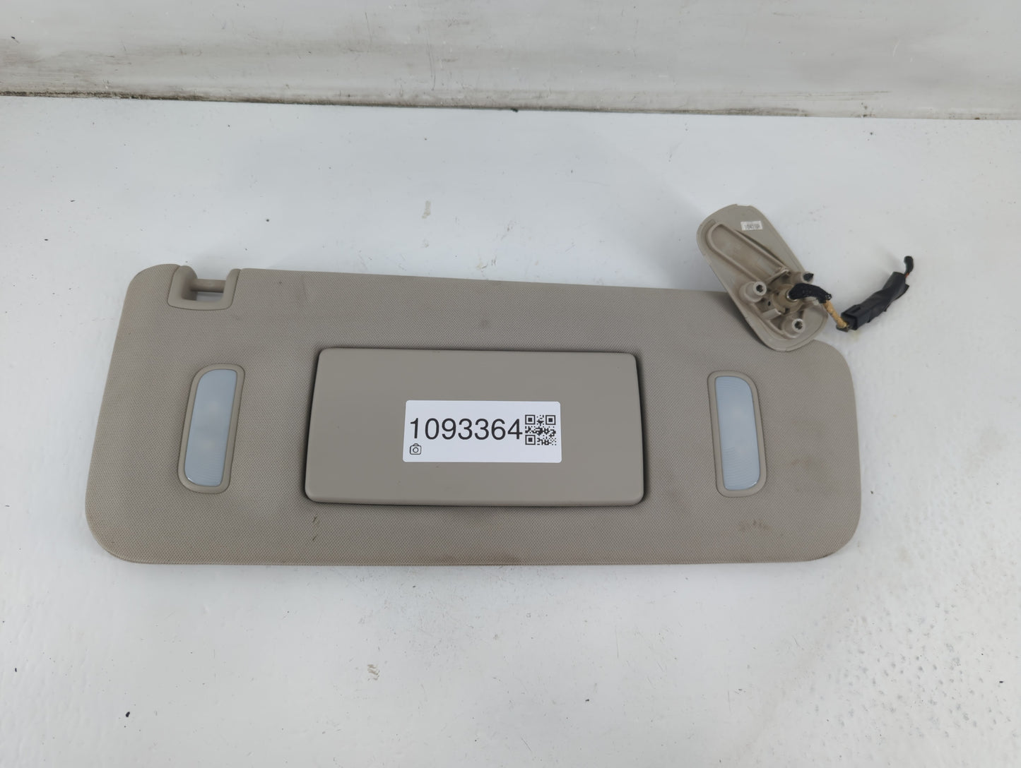 2007-2014 Chevrolet Silverado 2500 Sun Visor Shade Replacement Passenger Right Mirror Fits OEM Used Auto Parts - Oemusedauto