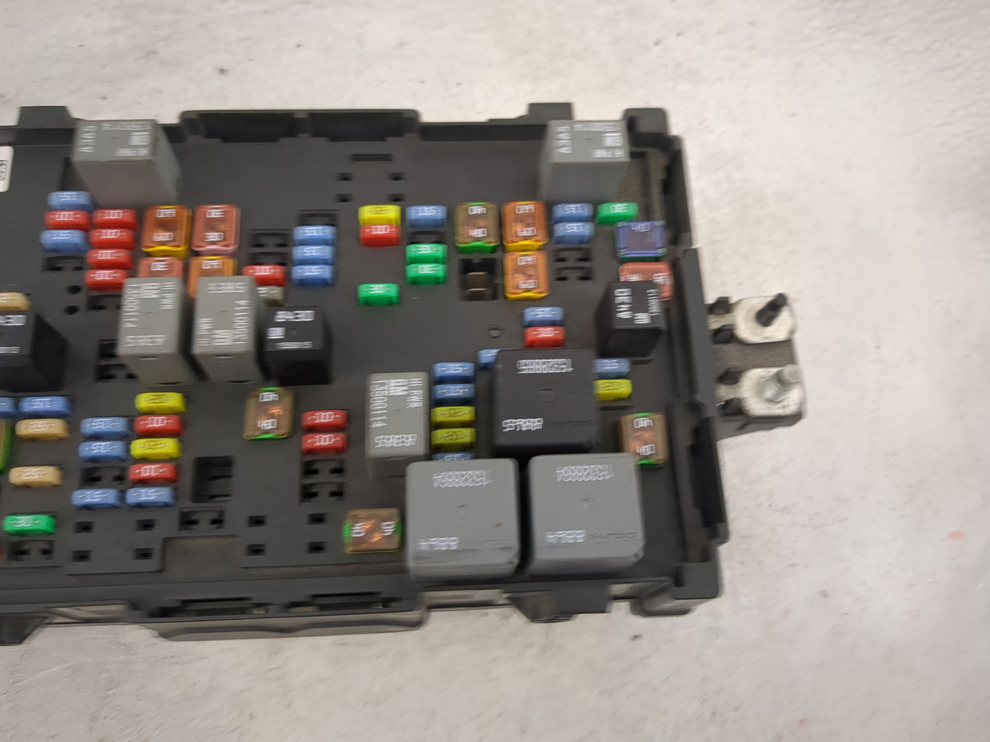 2011 Chevrolet Silverado 2500 Fusebox Fuse Box Panel Relay Module P/N:20978811_01 3470-03, 13500114 Fits Fits 2010 2012 2013